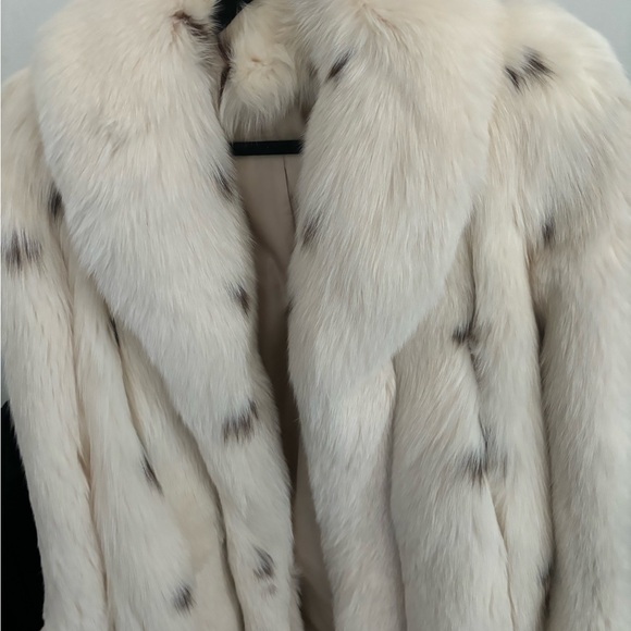 SOLD !!! 🚨🚨
SOLD!!!  🚨🚨
SOLD!!!  🚨🚨.           ***Chloe Fox Fur Coat*** - Picture 14 of 14